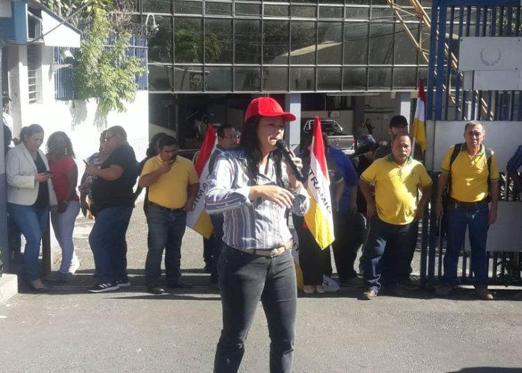 Sindicalistas de la Asamblea Legislativa se mantienen en paro por segundo día