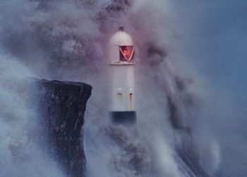 (VIDEO) “Dennis” deja sus primeras víctimas y avanza por Europa con fuertes vientos e inundaciones