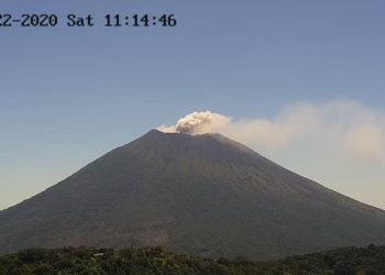 MARN reporta salida de material del volcán Chaparrastique