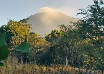 Alcalde Pereira descarta evacuación de comunidades aledañas a volcán de San Miguel