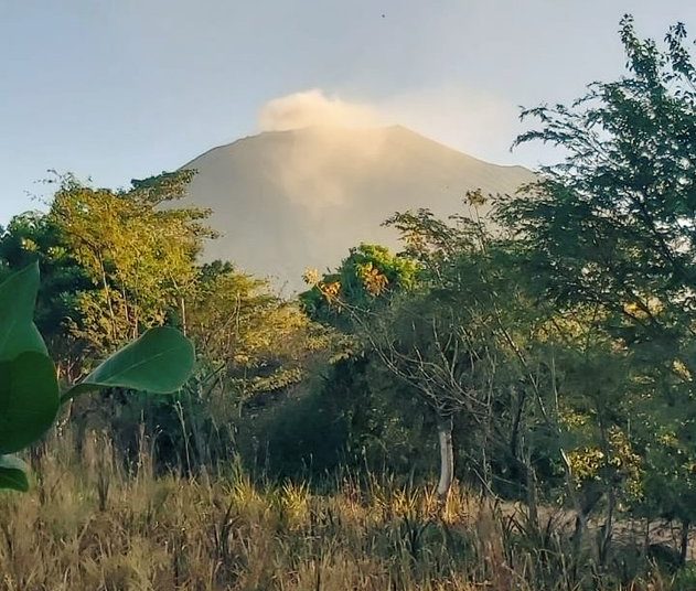 Alcalde Pereira descarta evacuación de comunidades aledañas a volcán de San Miguel