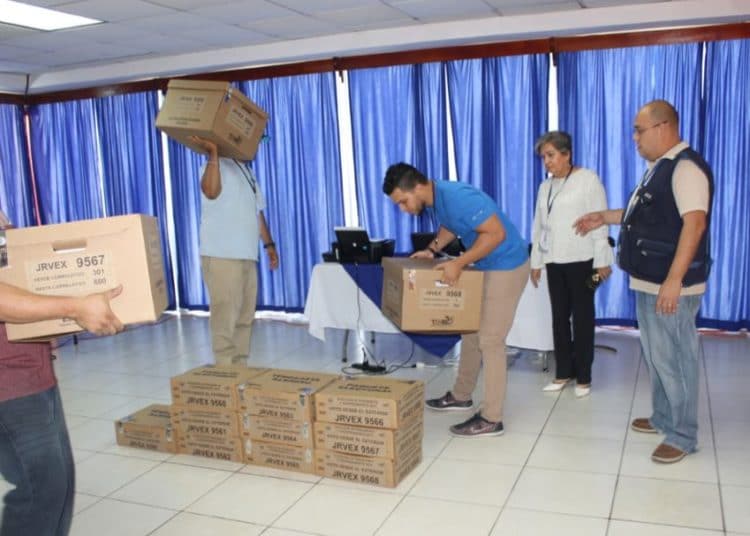 Asamblea supera veto a ley del voto en el exterior