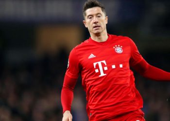 Lewandowski y su esposa donan un millón contra la pandemia