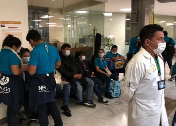 Reabren el aeropuerto tras choque en redes del Presidente Nayib Bukele por la salida de un avión desde México a El Salvador, supuestamente, con casos de COVID-19