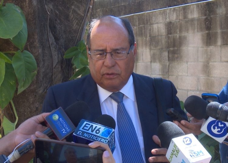 Defensa de Norman Quijano pide que se divulgue presuntos videos de reunión con pandillas