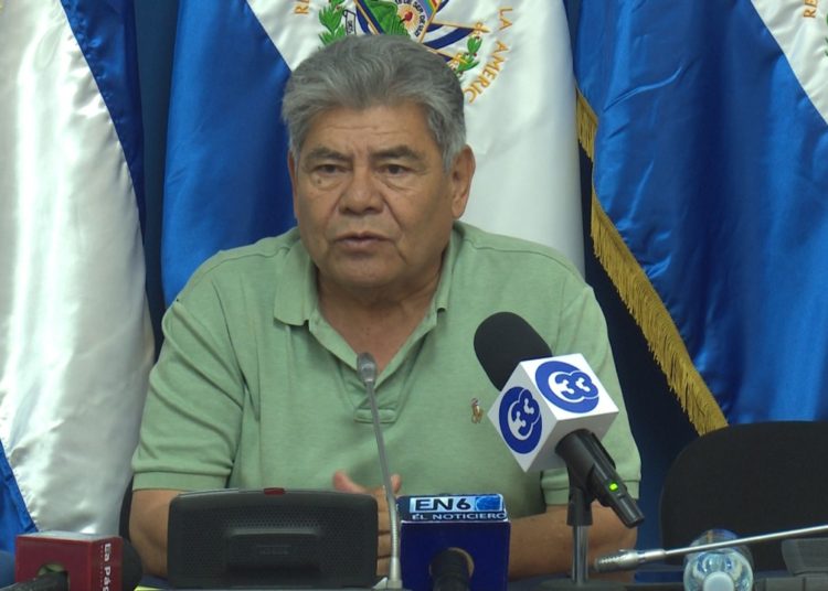 (VIDEO) Se suspende Comisión de Antejuicio contra Norman Quijano por falta de dos diputados