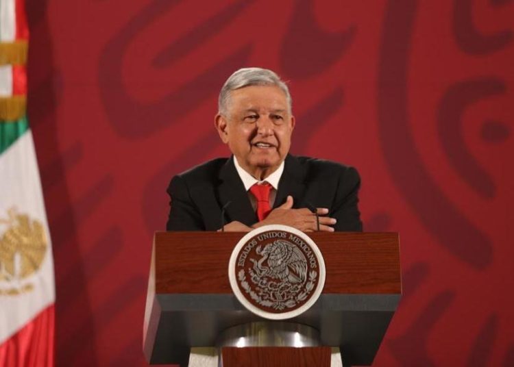 Devoran a AMLO tras no tomar medidas ante crisis de coronavirus