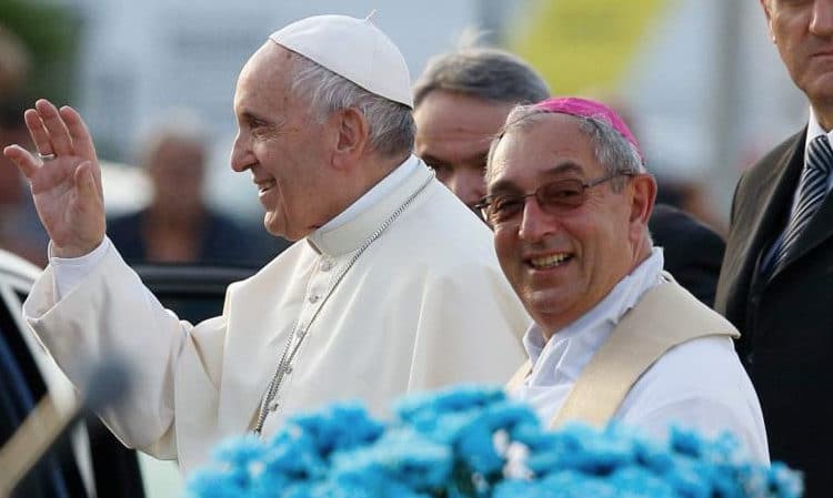 Un cardenal cercano al papa Francisco da positivo por coronavirus