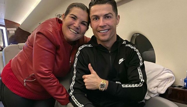 Cristiano Ronaldo dice que su madre está “estable y recuperándose”