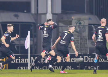 (VIDEO) Futbolista marca un increíble golazo en la Liga de Irlanda