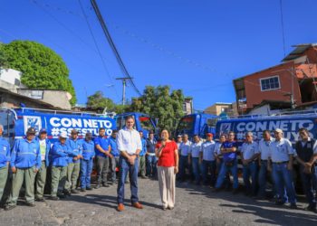 China dona cinco camiones cisterna a alcaldía de San Salvador