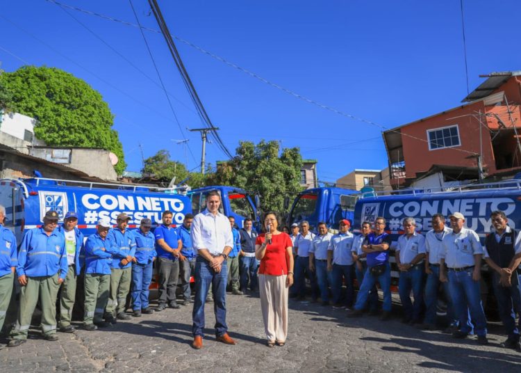 China dona cinco camiones cisterna a alcaldía de San Salvador