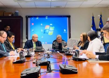 (VIDEO) Diputados de Comisión de Antejuicio contra Norman Quijano se quejan por algunas pruebas enviadas