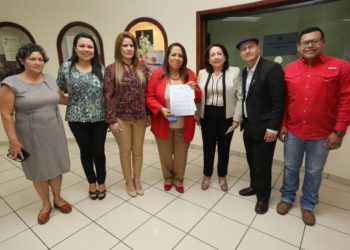 FMLN pide suspender cortes de servicios de agua, energía eléctrica e internet por falta de pago durante emergencia nacional