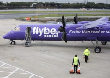 Víctima del coronavirus una aerolínea británica quebró y dejó a todos sus pasajeros varados