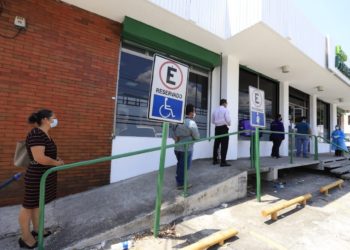 Gobierno entregará apoyo económico de $300 al 75 % de los hogares