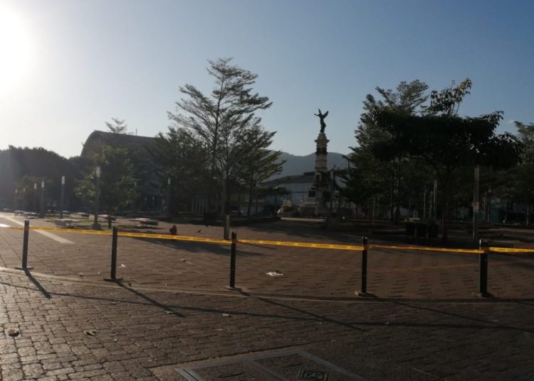 Alcaldía de San Salvador cierra plazas y parques para evitar aglomeraciones de personas