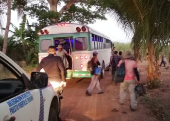 PNC verifica que buses transporten únicamente cantidad de pasajeros permitidos