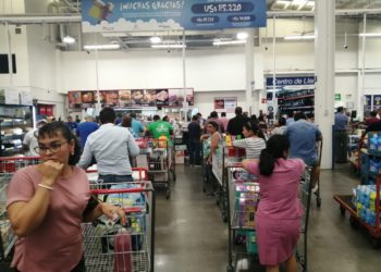 Presidente Bukele pide no hacer compras compulsivas y descarta ley seca