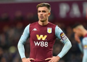 El capitán del Aston Villa rompió la cuarentena para ir a una fiesta y chocó por manejar en pantuflas