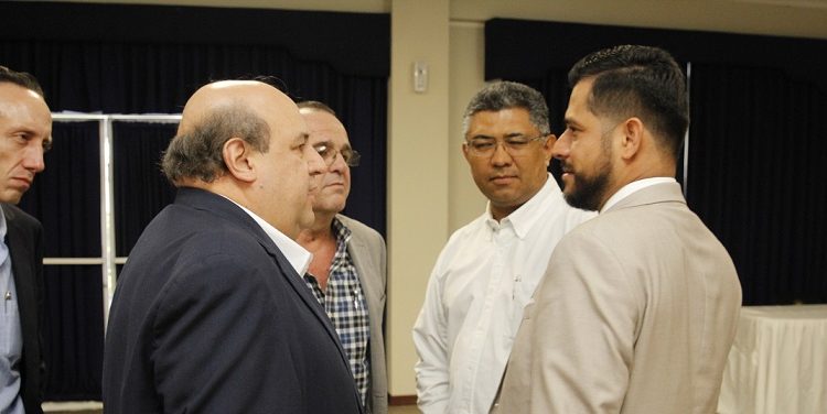 Gobierno pide a representantes de gremiales garantizar productividad en emergencia por coronavirus