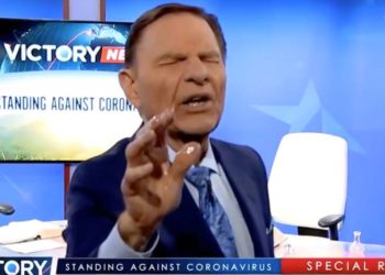 (VIDEO) Telepredicador estadounidense ‘cura’ del coronavirus a sus seguidores a través de la pantalla