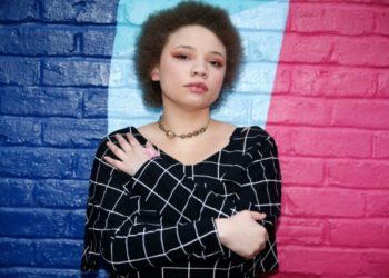 Arrestan a Mikaela, hija de Steven Spielberg que se lanzó al porno