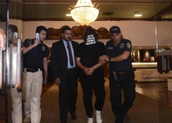 Detienen a supuesto empresario que entregó los documentos falsos a Ronaldinho