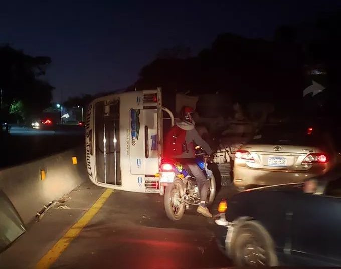 Accidente de microbús de ruta 109 deja 8 pasajeros lesionados en Quezaltepeque