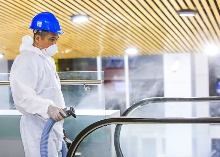 Termina sanitización en aeropuerto Óscar Romero para prevenir coronavirus