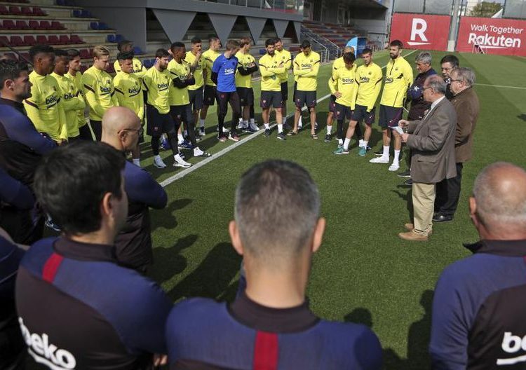 La propuesta del Barça de reducir el salario ha dividido a los jugadores