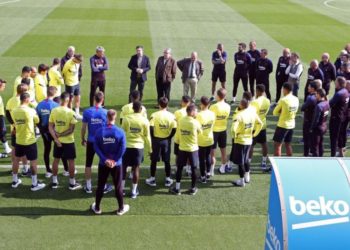 El Barcelona plantea a sus jugadores adaptar sueldos a tiempo de crisis