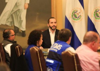 Presidente Bukele: Mayores de 60 años y mujeres embarazadas trabajarán desde casa, ante emergencia