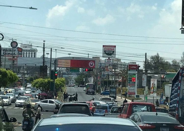 Hieren de bala a dos personas en bulevar de Los Héroes y calle Gabriela Mistral