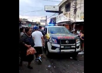 Agentes de la PNC piden a población encerrarse en sus viviendas