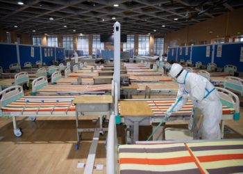 China da por superado el alza de transmisiones de coronavirus en el país