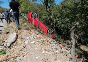 Reportan accidente de tránsito en carretera a Comalapa