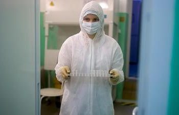 Coronavirus podría afectar las hormonas sexuales masculinas, advierte estudio