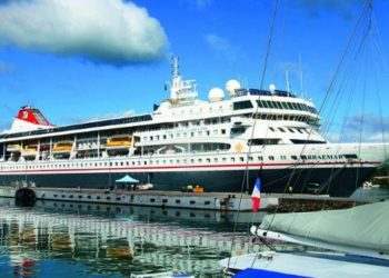 Cuba recibe por solidaridad a un crucero británico rechazado en varios países por tener casos de covid19