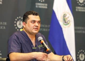 DNM alerta a población que no ha autorizado medicamento contra el COVID-19