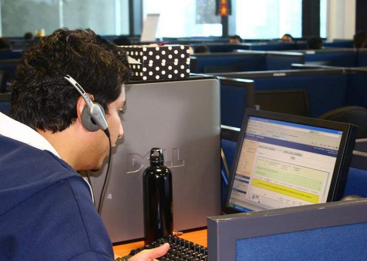Habilitan call center para atender solicitud para aplicar a ayuda de $300