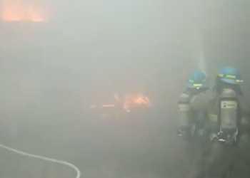 Incendio destruye taller en la 75 avenida Norte de San Salvador