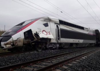 Al menos 22 heridos al descarrilarse un tren de alta velocidad en Francia