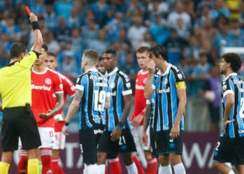 (VIDEO) La final entre Gremio-Inter por la Copa Libertadores terminó con 8 expulsados tras una batalla campal