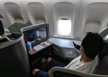 Un joven hackea página a una aerolínea y vuela a Nueva York en clase business