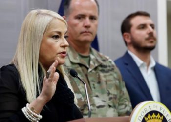 Gobernadora de Puerto Rico decreta toque de queda por el coronavirus