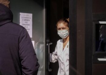 Gobierno Italiano ordena cerrar escuelas y guardar una distancia de un metro entre personas por Covid 19