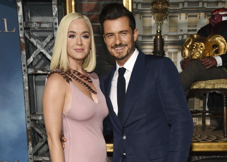 Katy Perry huye de Australia para proteger a su embarazo del coronavirus