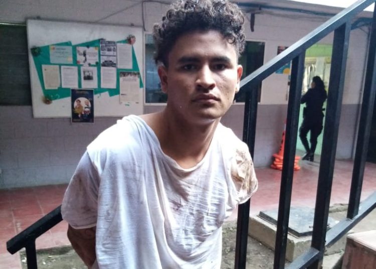 PNC captura a peligroso pandillero que tenía en su poder un fusil M16 y una escopeta