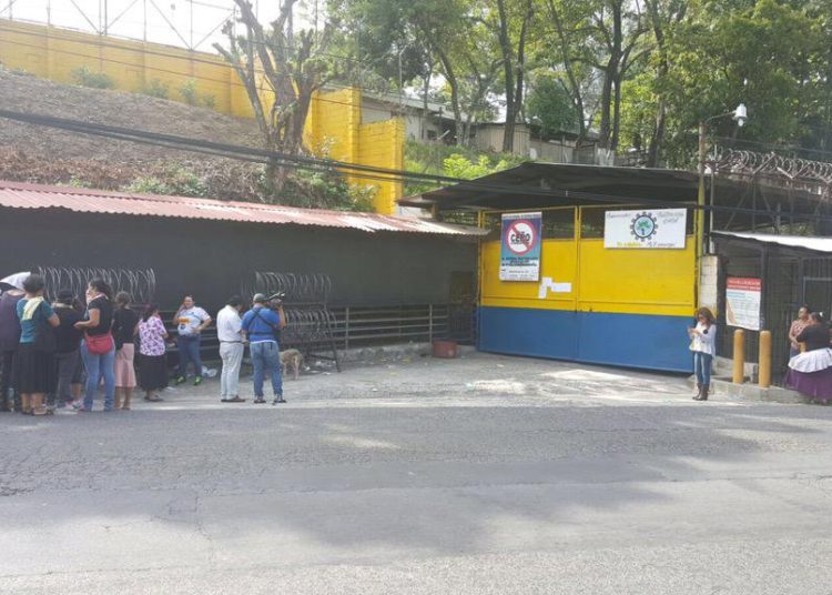 Activan protocolos sanitarios de prevención de coronavirus en centros penales